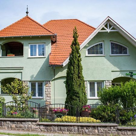 Park Apartman Hévíz Heviz Exterior foto