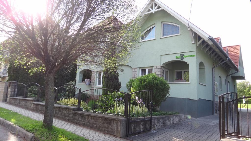 Park Apartman Hévíz Heviz Exterior foto